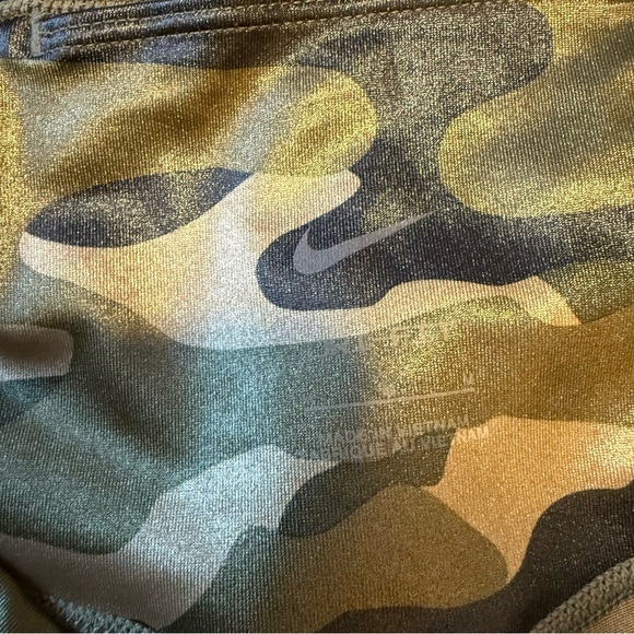 EUC Nike Women's Dri-Fit One Mid Rise Camo Leggings - Picture 5 of 5